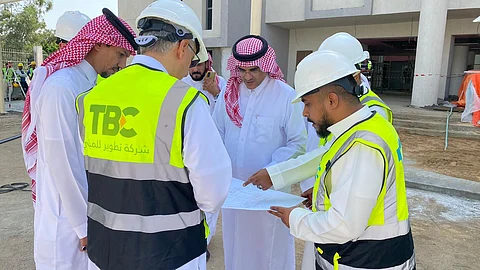 مدير "تعليم الطائف" يتابع نسبة الإنجاز بمشروع مدرسة "القلت"