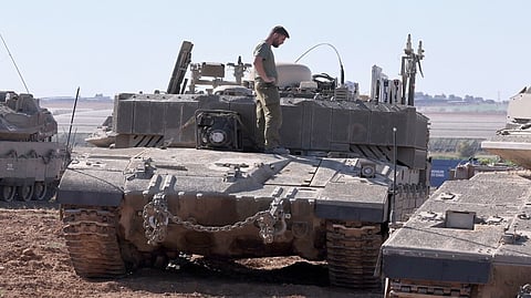 مقتل رائد إسرائيلي وإصابة جندي بجروح خطيرة في معركة وسط قطاع غزة