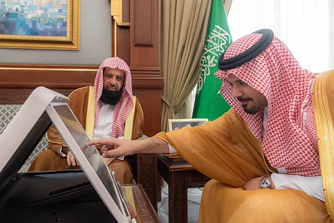 أمير المدينة يدشّن مباني مركز هيئة الأمر بالمعروف بحي الحرة الشرقية ومحافظة الحناكية