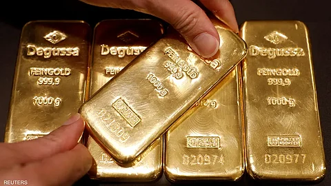 أسعار الذهب تنخفض على وقع ارتفاع الدولار وعوائد سندات الخزانة