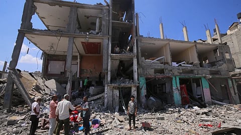 "لم يتبقَّ منها شيء".. إسرائيل تدعو بعض سكان غزة إلى العودة لمنازلهم