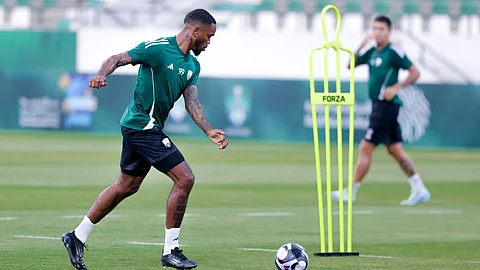 إيفان توني لاعب الأهلي خلال الحصة التدريبية