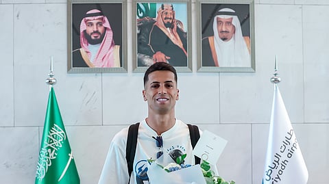 "كانسيلو" الهلال يصل الرياض.. والثلاثاء موعد فحص اللياقة