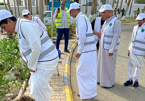 بمشاركة متطوعين.. "بيئة مكة" تنفّذ حملة للتشجير بالتعاون مع ميناء جدة الإسلامي