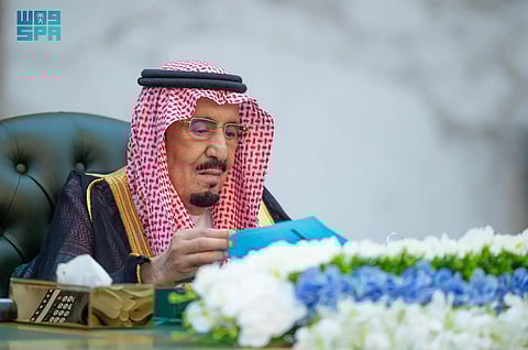 خادم الحرمين الشريفين يرأس جلسة الوزراء