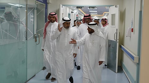 الوزير "الجلاجل" يزور تجمع الطائف الصحي والمنشآت الصحية ويثني على جهود منسوبيه