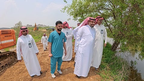 الرئيس التنفيذي لمركز "وقاء" يتفقد جاهزية المواقع في جازان بعد الحالة المطرية