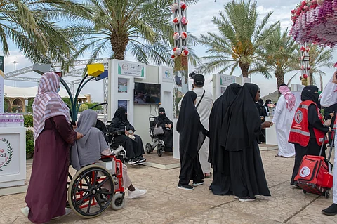 شاهد.. "أمانة الطائف" تطلق فعاليات "طائف الخير" في "عالمي" العمل الخيري