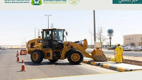 خطوة استباقية.. أمانة حفر الباطن تطلق حملة لتأهيل قنوات تصريف السيول
