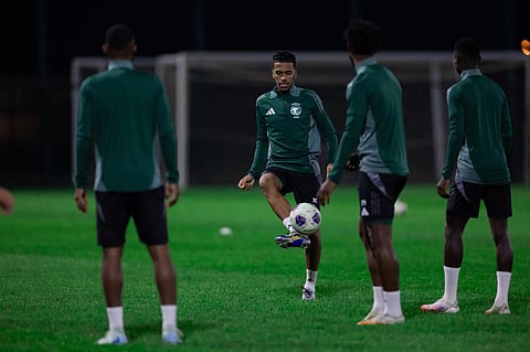جانب من تدريبات لاعبي المنتخب السعودي الأول لكرة القدم