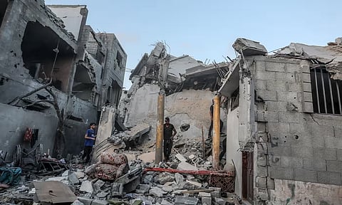 إسرائيل تقتل نائب مدير الدفاع المدني في غزة و4 من عائلته