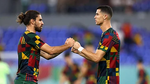 لاعبا المنتخب البرتغالي كريستيانو رونالدو وروبن نيفيز