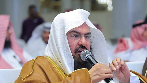 "السديس" موصيًا قاصدي الحرمين: دروس العقيدة تعينكم على الثبات ومعرفة البدع واجتنابها
