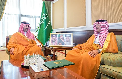 "خالد بن سعود" يبحث مع رئيس جامعة تبوك سير العملية التعليمية والمشروعات التنموية