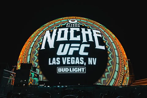 برعاية "موسم الرياض".. نزالات "UFC" المثيرة تنطلق غدًا بأكبر مبنى كروي بالعالم