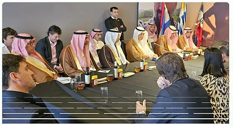 بحضور للقطاع الخاص.."الفضلي" ونظيره الأوروغواي يبحثان فرص الاستثمار الزراعي