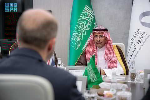 "الخريف" يلتقي وزير الدولة البريطاني للأعمال ويبحثان الفرص الاستثمارية