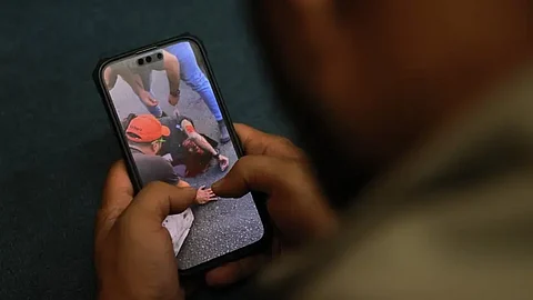 جرحى إثر تفجيرات البيجرفي لبنان