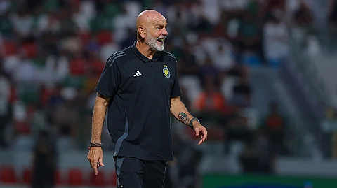 ستيفانو بيولي مدرب النصر