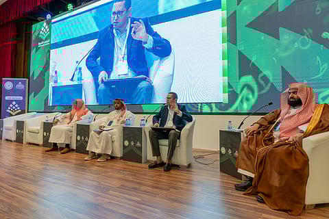 "الدراسات الشرعية في رؤية 2030" يستهل فعالياته بـ10 أوراق علمية