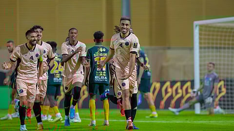 فرحة لاعبي الشباب بالفوز على الخلود في مسابقة كأس الملك