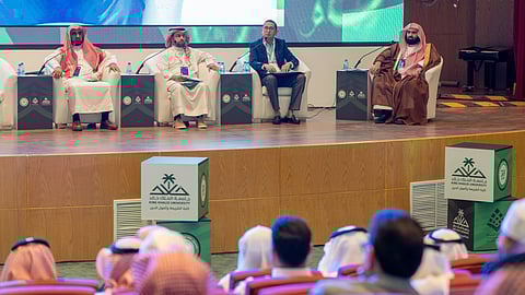 مؤتمر "الدراسات الشرعية ورؤية 2030" بجامعة الملك خالد يواصل أعماله