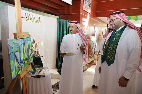 "ريشة وطن".. ملتقى للفنّ التشكيلي بتعليم عسير احتفاءً باليوم الوطني