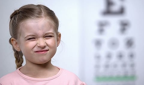 "بصر الأطفال يتدهور".. دراسة عالمية: واحد من كل 3 أطفال يعاني قصر النظر