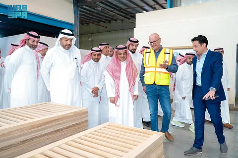 "بن سلمة" يزور المدينة الصناعية الخاصة لمجموعة مواد الإعمار في محافظة بحرة بمكة