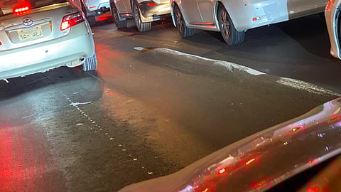 بمكة المكرمة.. "سبق" تُوثِّق تضرُّر شارع "المهندس عمر قاضي" وخروج أجزاء من الأسفلت.. ومطالبات بإصلاحه