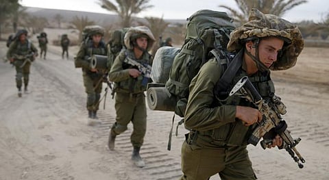 جيش الاحتلال يحشد قواته على طول حدود لبنان.. تفاصيل من الضربات الإسرائيلية صباح اليوم