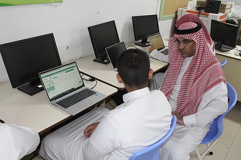 "الغامدي" يطمئن على سير اختبار برنامج "منافس" للمرحلة الثانوية بالطائف