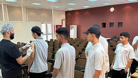 حملة تطعيمات.. "اتصالات جدة" تحصن منسوبيها ضد الإنفلونزا الموسمية