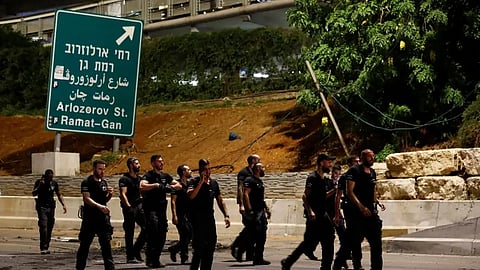 عناصر من الشرطة الإسرائيلية في تل أبيب