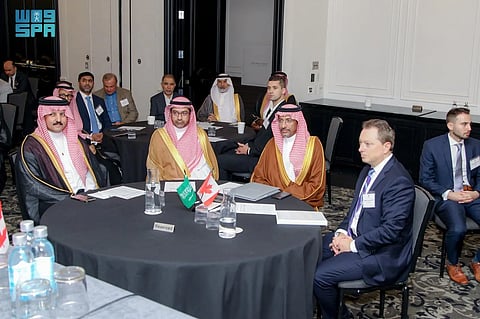 "وزير الصناعة" يشارك في اجتماع الطاولة المستديرة لمجلس الأعمال السعودي الكندي