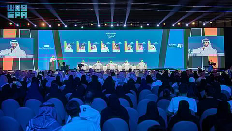 مسرح معرض الرياض للكتاب يحتضن إبداعات شعرية لفرسان مسابقة "مثايل"
