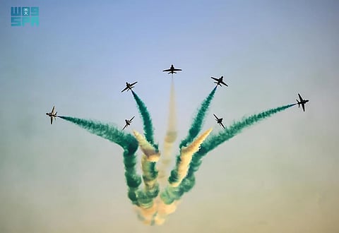 تبوك تشهد عروضًا لطائرات القوات الجوية الملكية احتفاءً باليوم الوطني