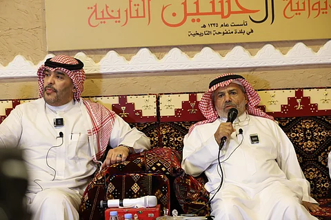 ديوانية "آل حسين" التاريخية تعقد ندوة "تراثنا هويتنا" بحضور الفنان عبد العزيز المبدل