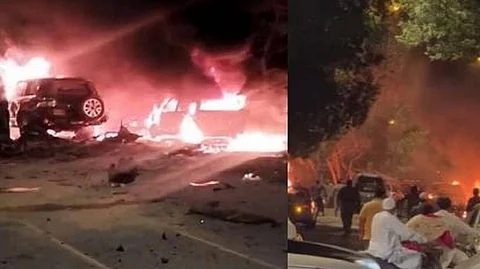 باكستان.. مقتل شخص وإصابة آخرين في انفجار ضخم قرب مطار كراتشي