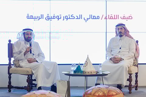 "الربيعة" يحضر لقاء خريجي جامعة "كارنيجي ميلون" في السعودية