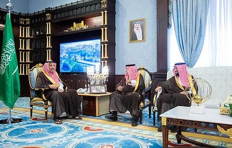أمير الباحة يؤكد العمل على تذليل معوقات المستثمرين بالمنطقة