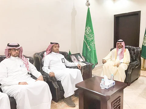 "محافظ الزلفي" يلتقي وفد "تنمية الغطاء النباتي" لبحث تعزيز التعاون في حماية المراعي