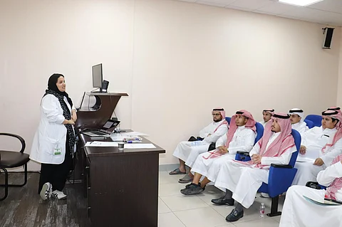 مركز الطب الشرعي بالرياض يدرب 23 طالبًا على مكافحة الجريمة والتحقيق في جرائم النفس