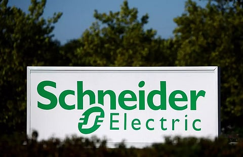 ثغرات بمنتجات "Schneider Electric" تستدعي تحذيراً أمنياً عالي الخطورة جداً