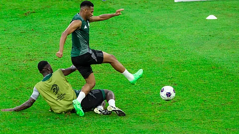 في رحلة "الطريق إلى كأس العالم 2026".. الأخضر السعودي يسعى للصدارة عبر بوابة اليابان