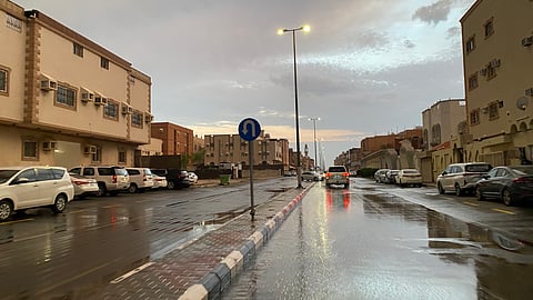 بعد موجة الغبار.. أمطار غزيرة على مكة المكرمة والجهات تدعو للحذر