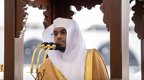 إمام وخطيب المسجد الحرام ياسر بن راشد الدوسري