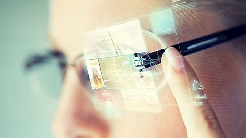 تكشف لمرتديها هوية كل مَنْ حوله.. دراسة تُحذِّر من مخاطر النظارات الذكية والذكاء الاصطناعي على الخصوصية