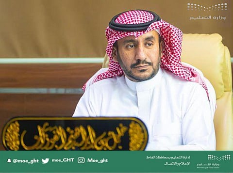 "مدير تعليم الغاط" يطبّق الهيكلة الجديدة ويكلف ٢٢ موظفًا ومشرفًا و٣ مشرفات