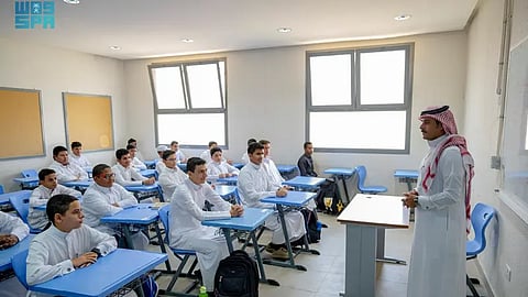 "التعليم": غداً آخر موعد لتقديم طلبات التقاعد المبكر للمعلمين الذين تعدت خدمتهم 25 عاماً